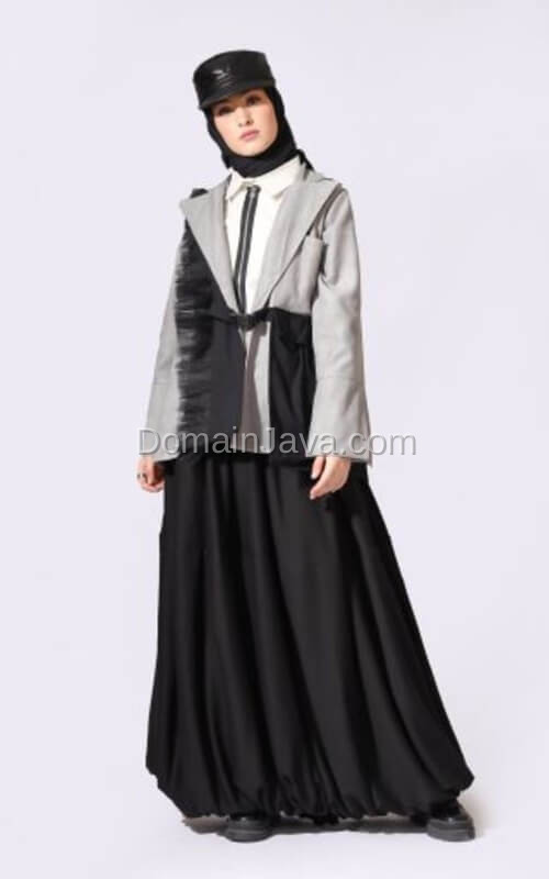 Blazer Full Mode dengan Rok Polos Hitam