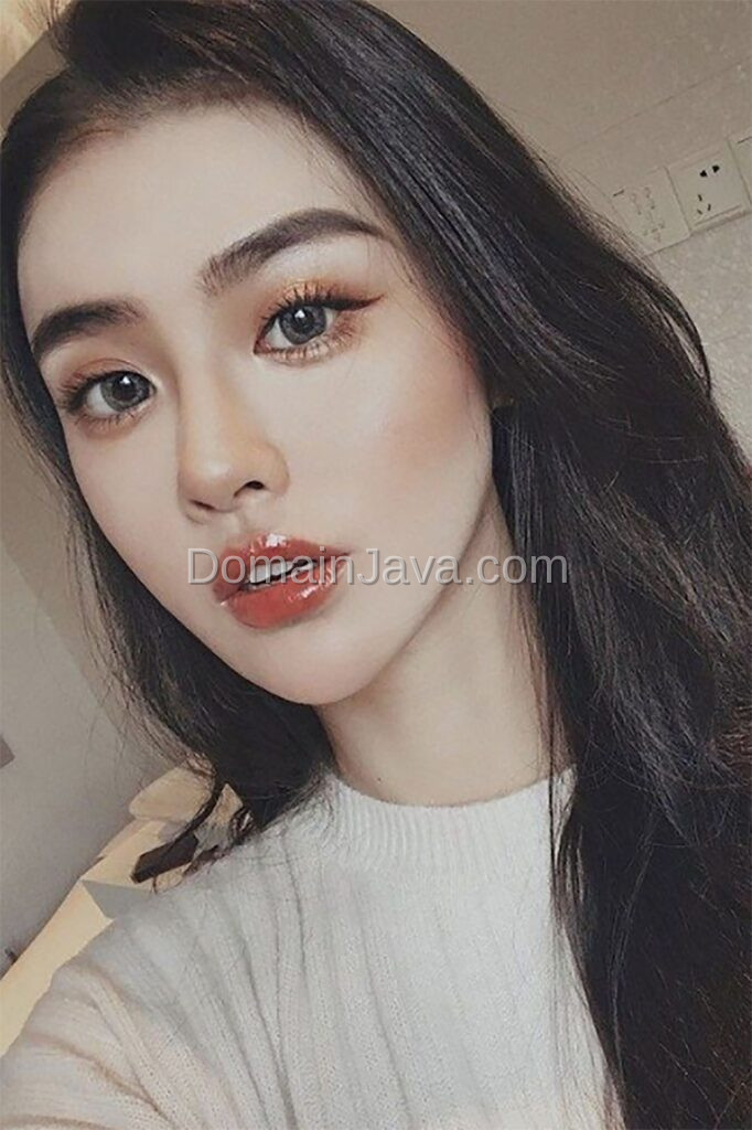 Gaya Eyeliner Korea Membesarkan Mata