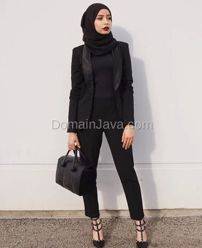 Gaya yang Serba Hitam