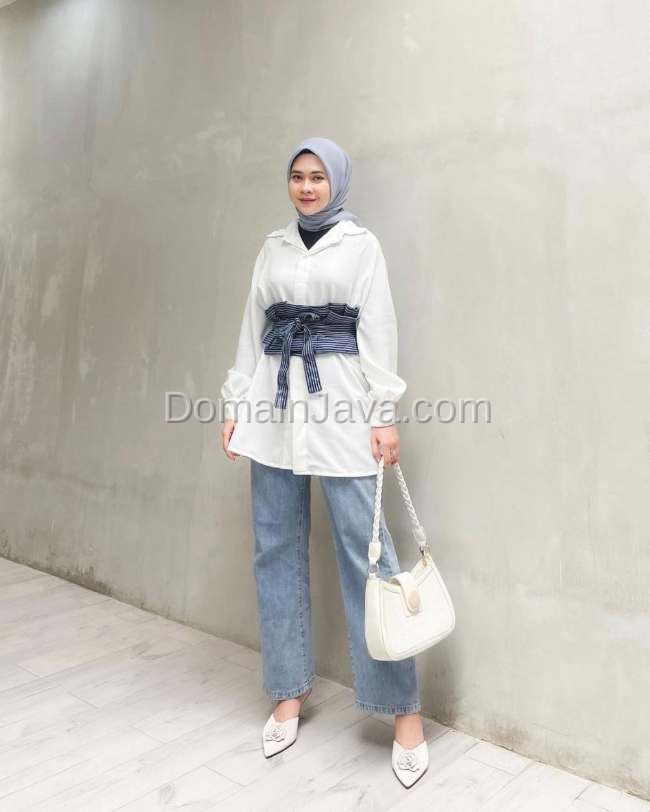 Kemeja Putih dan Obi Belt