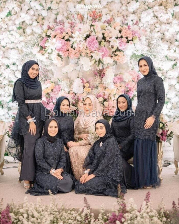 Outfit Berani Bridesmaid Warna Hitam