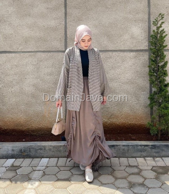 Rok Serut dengan Cardigan