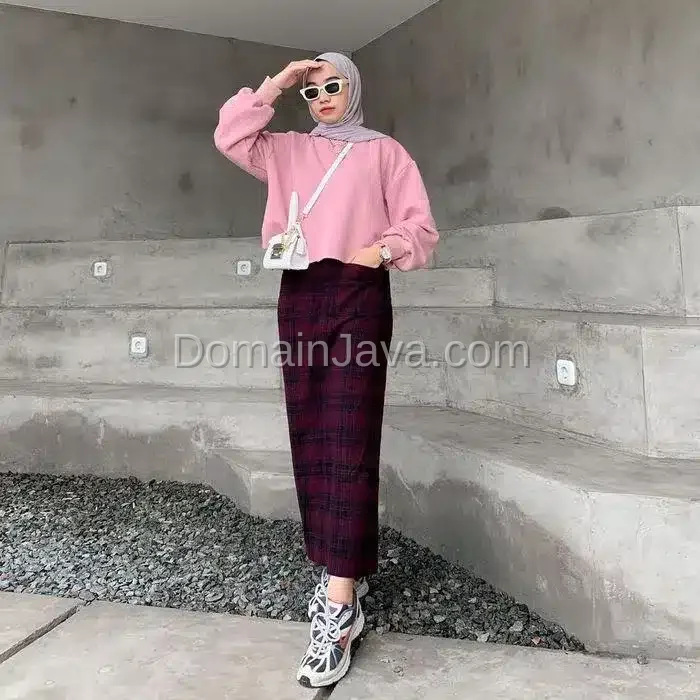 Rok Span Tartan dan Sweatshirt Crop