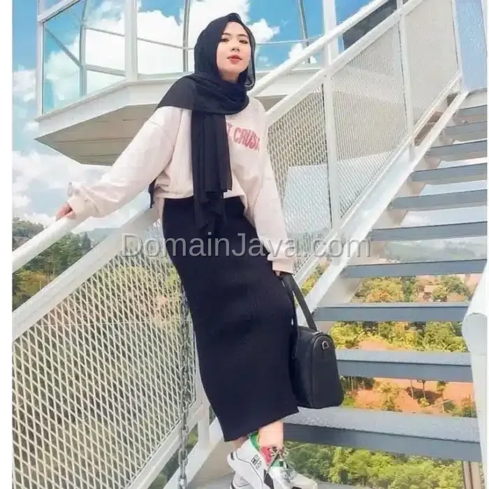 Rok Span dengan Sweater