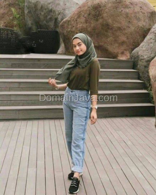 Sweater dan Celana Jeans